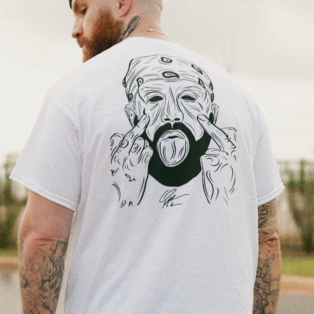 Om sketch tee